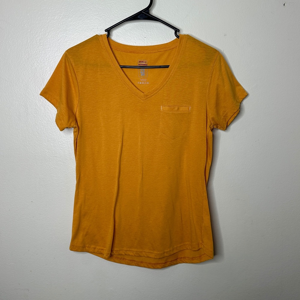 Stio Divide V-Neck Pocket Tee Mustard Yellow Short Sleeve size Medium